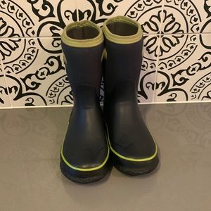 Bogs Youth Size 5 Winter Boot